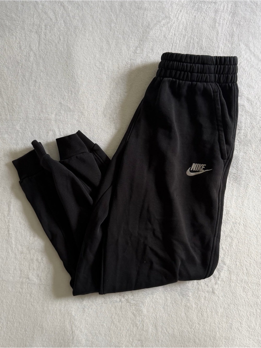 Nike Youth Boys Standard Fit Black Jogger Sweatpants Size M Activewear Fleece